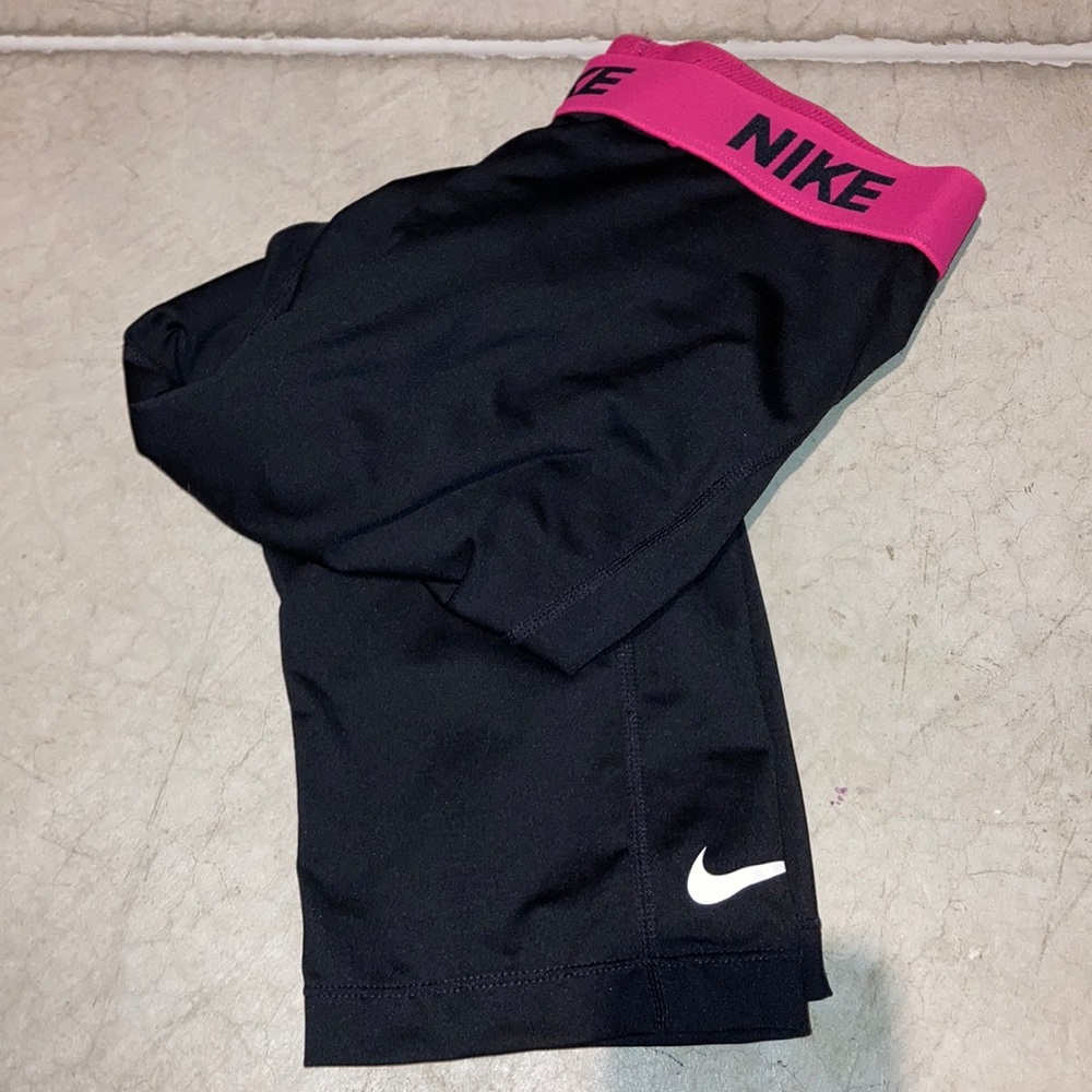 nike capris